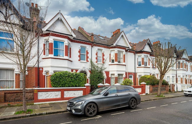 JOIVY Homely 2 Bed Riverside Flat with Patio in Hammersmith - Foto 18