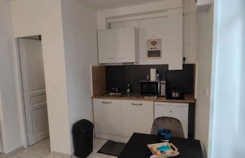 Studio A au pied des Thermes de Néris-les-Bains - Foto 7