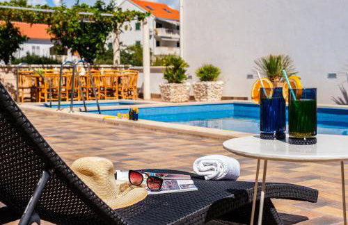 La Perla Apartments - Photo 66