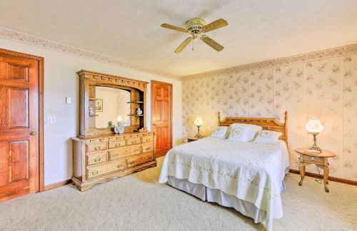 Charming Williamstown Retreat with Private Yard - Foto 13