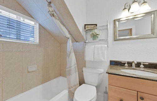 Oceanfront Luxury Villa 5Bedroom and 4Bath Beach Access - Photo 7