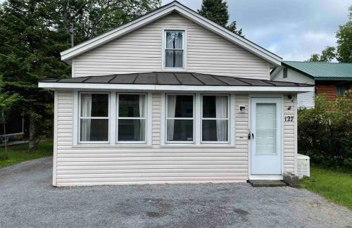 Moose Riverside Bungalow 3BR Home Old Forge NY - Foto 45