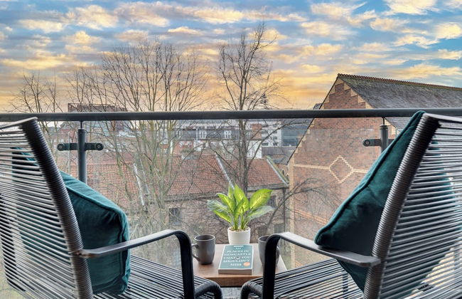 Laing Apartments - Photo 9