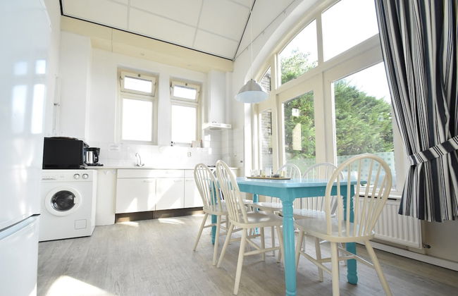 Quaint Holiday Home in Bergen aan Zee near Sea - Photo 5