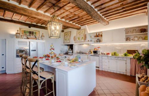 Fattoria Camigliano, Luxury Farmhouse with Pool inside a Wine Estate - Foto 17