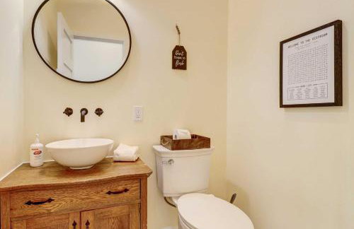 Spacious Farmhouse Near Hikes and Waterfalls - Foto 23