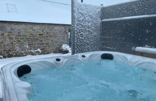 Distillers Cottage, Peaceful rural retreat in Lanarkshire, onsite craft distillery, hot tub, bbq hut, central for exploring Scotland - Photo 20