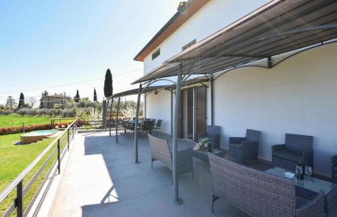Awesome Home In Marciano Della Chiana - Photo 21
