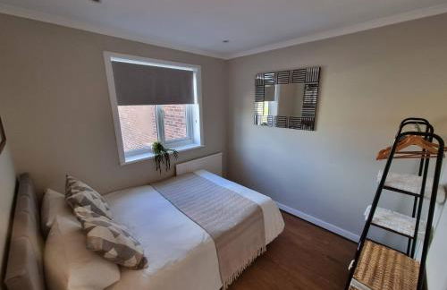 28 ExcellentStays - Heathrow - 5 Bedroom House - Foto 12