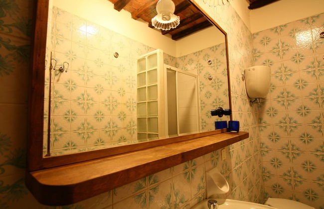 Adorable Farmhouse in Asciano - Photo 9