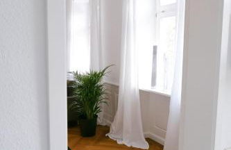 BELLA - Business&Family - 2 Zimmer direkt neben Schloß, Parkplatz, SmartTV, Netflix, Waschmaschine, 24h Checkin, 71qm, Kingsizebett, Hotelbettwäsche - Foto 20