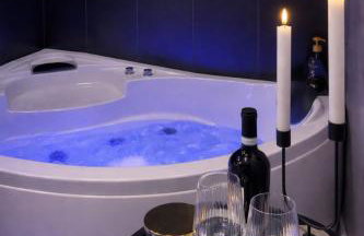 EUROPA22 Apartament z JACUZZI w samym sercu miasta Tomaszów Maz - balkon z widokiem na park i fontanny Szybkie zameldowanie od 13 - Foto 2