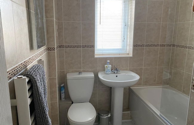 Riverside Park Ground Floor Apartment - St Neots - Photo 15