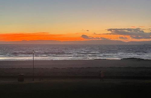 The Marine - Balcony - Beach View - Coorie Doon Stays - Foto 10