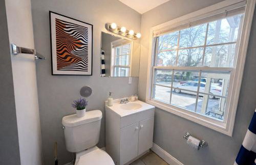 Cozy 1BR Retreat with Free Parking Near Downtown Birmingham and UAB - Photo 12