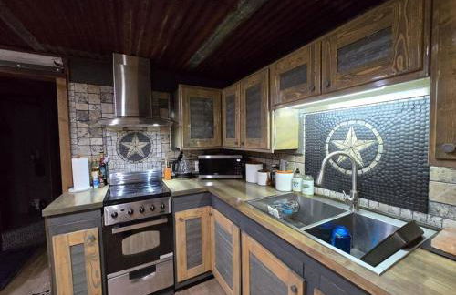 Hill Country Hangar with hottub, 7 minutes from the river and lake - Foto 38