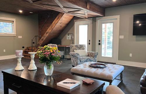 Modern Industrial Farmhouse - The Wayback - Foto 1