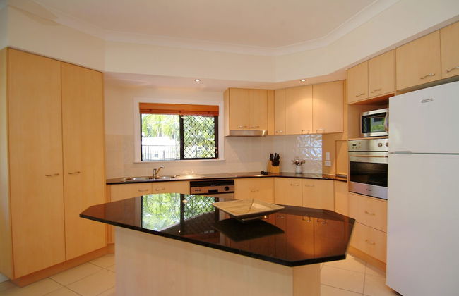 The Mediterranean Beachfront Apartments - Foto 18