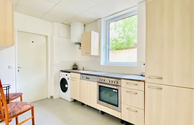 Stylish Shared 3-Bedroom Stay Near City - Foto 39