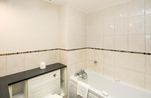 2BD Riverside Views and Comfort - Foto 15