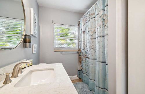 Tropical Retreat with Heated Pool & Firepit - Foto 19