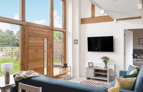 Home Farm Retreat - Photo 3