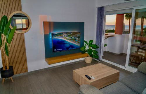 Apartasuites Royal Zahara, Máximo confort con vistas al mar - Photo 14