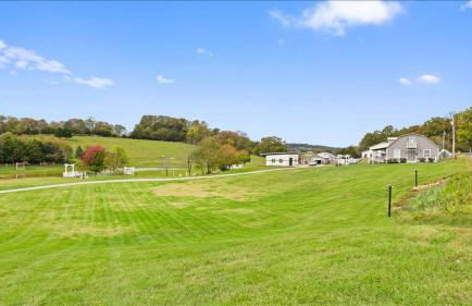 1B Luxury European Barndo FARM STAY Wedding Venue - Foto 42