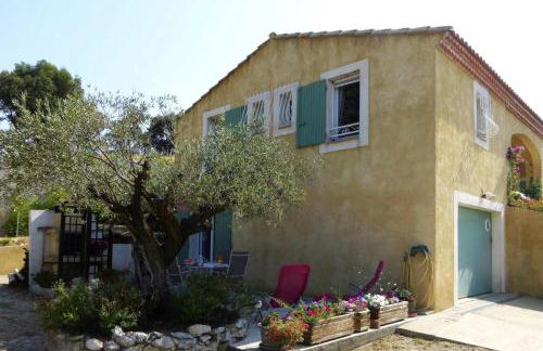 Holiday cottage with private terrace, Bellegarde - Foto 10