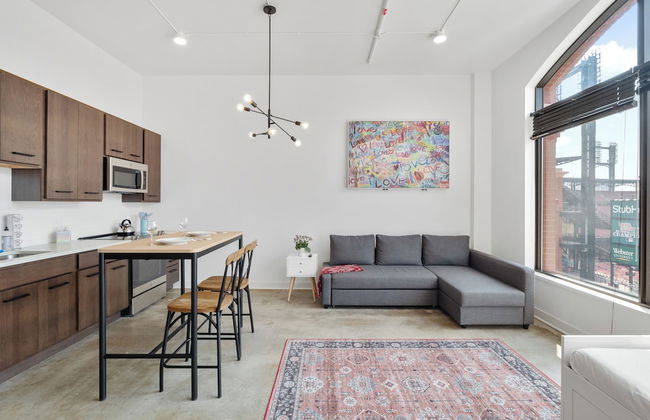 Ballpark Luxury Loft Steps from Arch - Photo 14