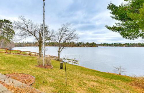 Dock, Deck and View Lakefront Chippewa Falls Studio - Foto 20
