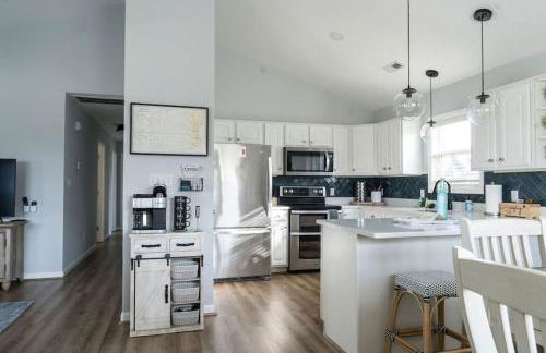 Somewhere On A Beach - 4 bedroom -Private Pool - Hot Tub - Fire Pit - Game Room - Horseshoe Pits - Walk to beach, Sound, arcade and go carts! - Foto 11