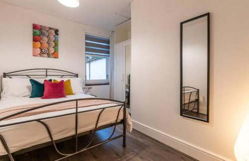 Sleek City Getaway - Walkable Free Parking - Foto 10