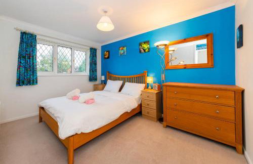 Cosy 3 Bedroom House near River Thames - Pass the Keys - Photo 22