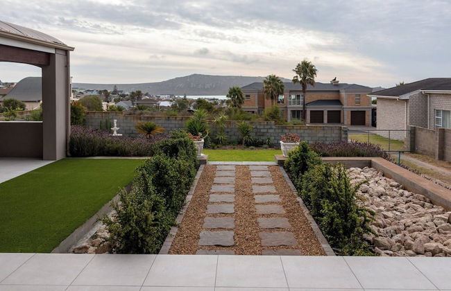 Serene Langebaan Getaway With Garden Views - Photo 48