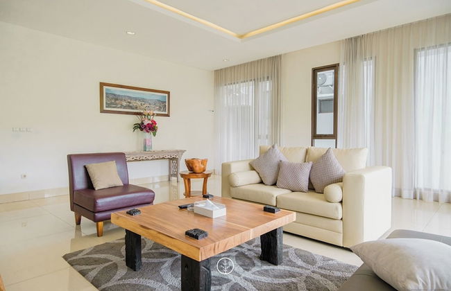 Chamomile Hill View 6BR Villa pool and movie room - Photo 21