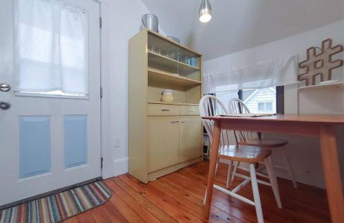 Historic w/deck, king bed & air by Lake Michigan - Foto 6