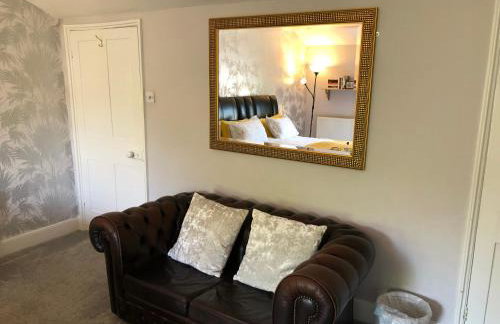 Little Gem with Private Hot Tub - Up to 25 percent off ferry - Foto 10