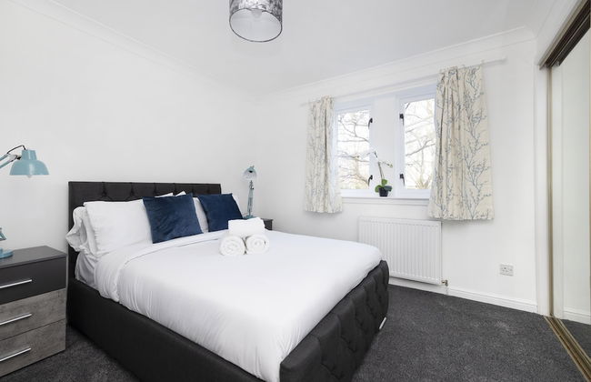 JOIVY Bright 3-Bed Flat Overlooking The Clyde - Foto 11