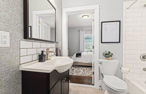 Fresh, Contemporary 2BR Home in Downtown Royal Oak - Photo 17