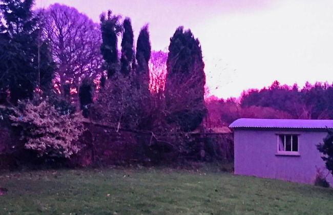 Outstandingly Situated Cosy Shepherds Hut - Photo 18
