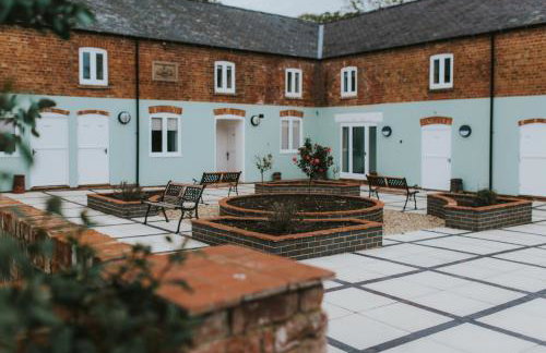 Healing Manor Hotel - Photo 24