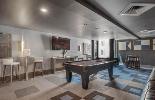 Deluxe Central 1BR 1BA Pool,Hot Tub,Gym,Parking - Foto 36