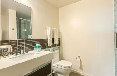 Luxury Loft Living 1BR in Trendy Complex -113-GL - Foto 17