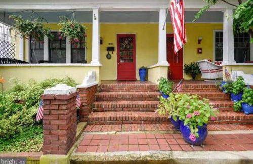 Historic Row Home 1 Block from Gate 1 at USNA - Foto 1