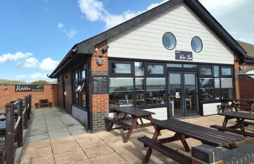 Alverstoke Manor - family home with pool table - Photo 52