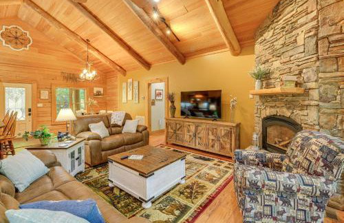 Luxe Mountain Escape with Hot Tub and Gym Near Boone! - Foto 6