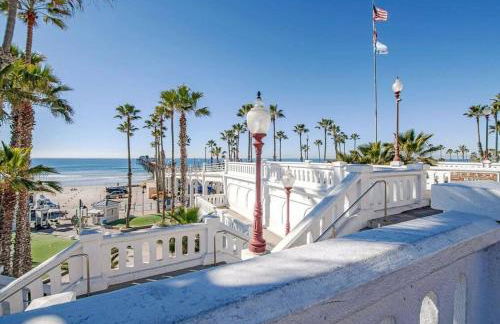 Shabby Chic Oceanside King & 2 Queen bed Pool GYM - Photo 28