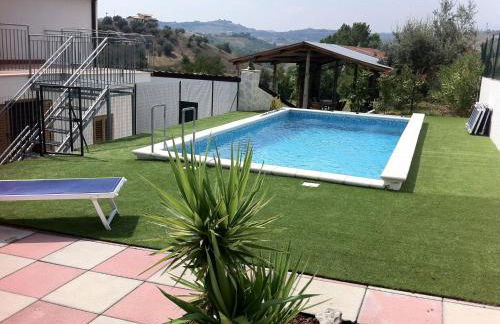 Hillside Escape with Pool - Foto 19