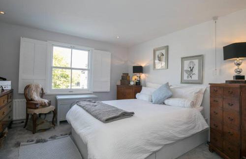 Gorgeous House near Windsor & River Thames - Photo 24